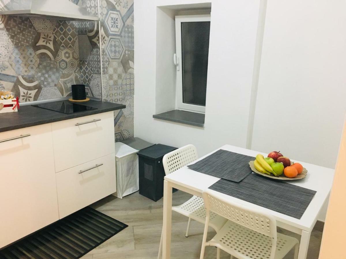 Studios Toledo 355 Νάπολη Εξωτερικό φωτογραφία