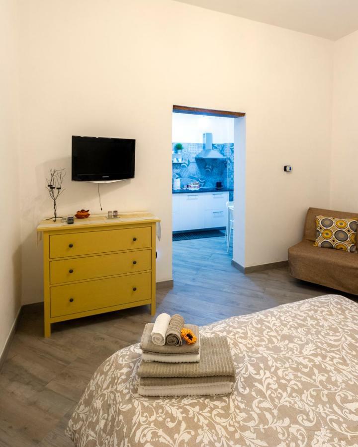 Studios Toledo 355 Νάπολη Εξωτερικό φωτογραφία